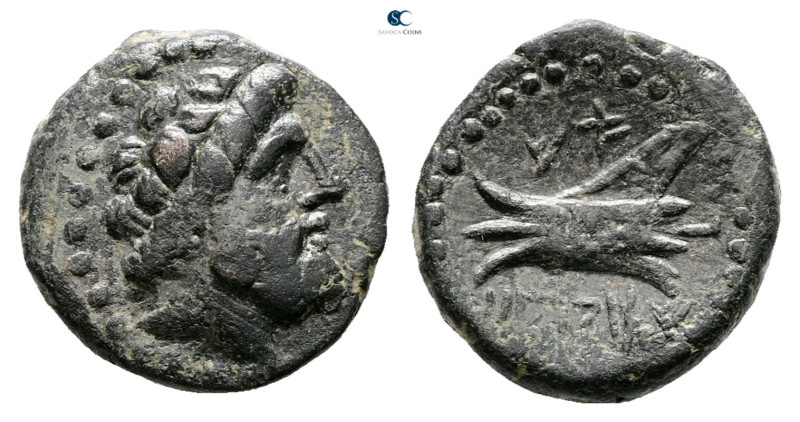 Phoenicia. Arados circa 200 BC. 
Bronze Æ

16 mm, 3,72 g



Very Fine