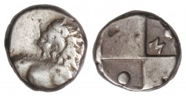 Hemidracma. 480-350 a.C. CHERRONESOS. TRACIA. Anv.: Prótomo de león a derecha con la cabeza vuelta atrás. Rev.: Cuadrado en cruz partido en cuatro par...
