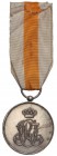 Medalla de la Orden de Isabel La Católica. 1907-1931. AR. Con anilla y cinta originales. PG-82. EBC- .