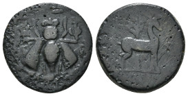 IONIA. Ephesos. Ae (Circa 202-133 BC). 
Obv: Ε - Φ.
Bee within wreath.
Rev: Stag standing right; in background, palm tree; in right field, monogram. 4...