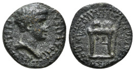 PHRYGIA. Hierapolis. Britannicus (41-55). Ae.
Obv: ΒΡΙΤΑΝΝΙΚΟΣ ΚΑΙΣΑΡ.
Barehead and draped bust right.
Rev: ΣΥΙΛΛΙΟΣ ΑΝΤΙΟΧΟΣ ΙΕΡΑΠΟΛΙΤΩΝ.
Table w...