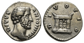 DIVUS ANTONINUS PIUS (Died 161). Denarius. Rome. Struck under Marcus Aurelius.
Obv: DIVVS ANTONINVS.
Bare head right.
Rev: DIVO PIO.
Altar. 3,31 g
