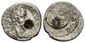 PESCENNIUS NIGER (193-194). Denarius. Antioch.
Obv: IMP CAES C PESCE NIGER.
Laureate head right.
Rev: Crescent. 3,12 g - 18,10 mm