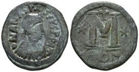 ANASTASIUS I (491-518). Follis. Constantinople.
Obv: D N ANASTASIVS P P AVG.
Diademed, draped and cuirassed bust right.
Rev: Large M; star to left and...