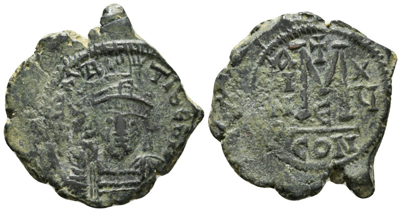 MAURICE TIBERIUS (582-602). Follis. Constantinople. Dated RY 16 (597/8).
Obv: D ...
