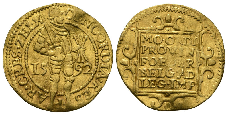Ultrecht AD 1596. Provinz
Ducat AV
Armored soldier standing right, holding sword...