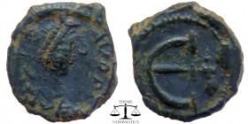 Justinian I AE Pentanummium Constantinople 527-565 AD. AV PP AV blundered legend, diademed, draped, and cuirassed bust right / Large Є, cross to right...