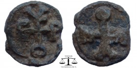 Seal in the name of ?, PB16 7-8thth century AD. cruciform monogram / cruciform monogram. -. 16 mm., 3,3 g.