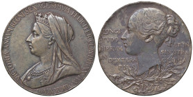 MEDAGLIE ESTERE - GRAN BRETAGNA - Vittoria (1837-1901) - Medaglia 1897 - 60° anniversario del regno AE Opus: DeSaulles Ø 55 Colpetti diffusi

 Colpett...