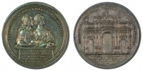 Maria Theresia 1740 - 1780 
Medaglia 1745 per la cerimonia di omaggio di Norimberga e l’arco d’onore eretto per la circostanza argento, incisore del ...