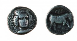 Campania 
Hyria - Didramma databile al periodo 405-385 a.C. - Diritto: testa di Hera Lakina di tre quarti verso destra - Rovescio: toro stante a dest...