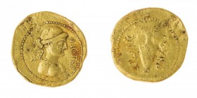 Monete Romane Pre-Imperiali 
Giulio Cesare (49-44 a.C.) - Aureo databile al 45 a.C - Zecca: Roma - Diritto: busto alato della Vittoria a destra - Rov...