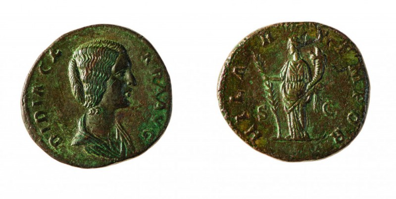 Lucio Vero (161-169 d.C.)
Sesterzio al nome e con l’effigie di Didia Clara, fig...