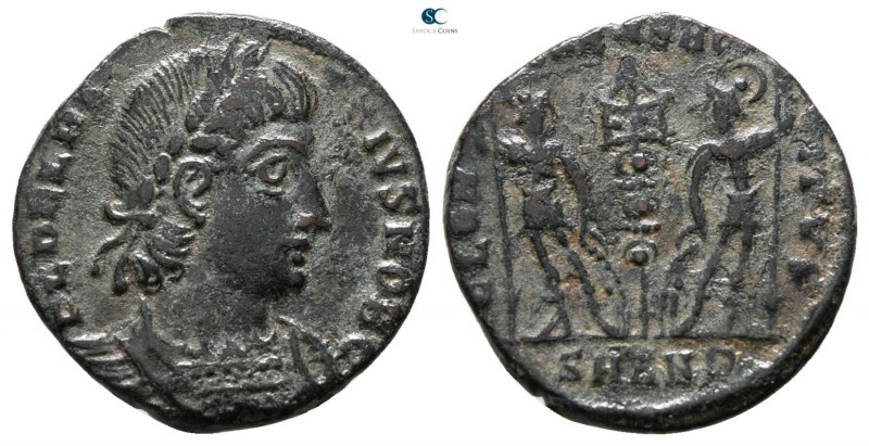 Delmatius AD 337. Antioch
Follis Æ

15 mm., 1.40 g.



very fine