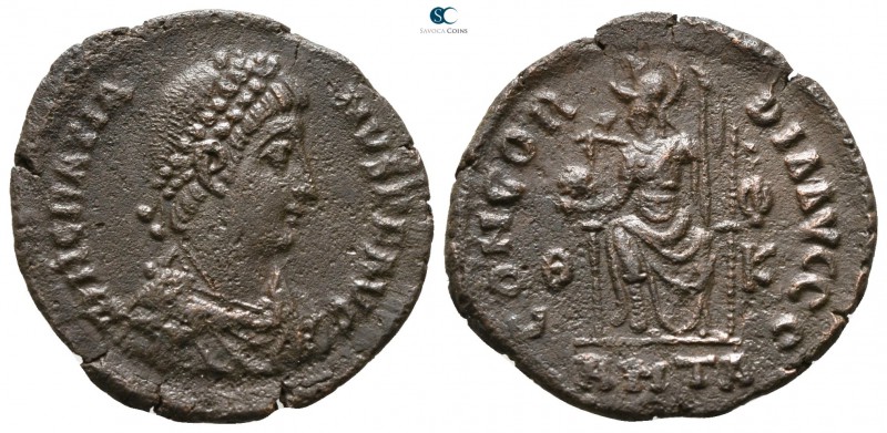 Gratian AD 375-383. Antioch
Follis Æ

20 mm., 2.48 g.



very fine