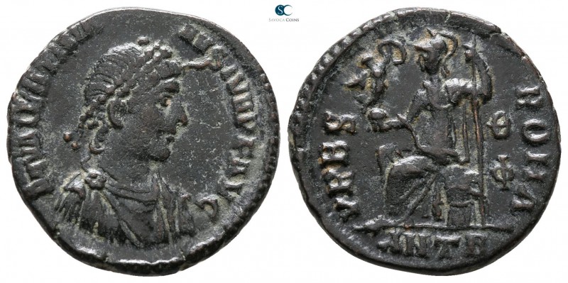 Valentinian II AD 375-392. Antioch
Follis Æ

18 mm., 2.65 g.



very fine...