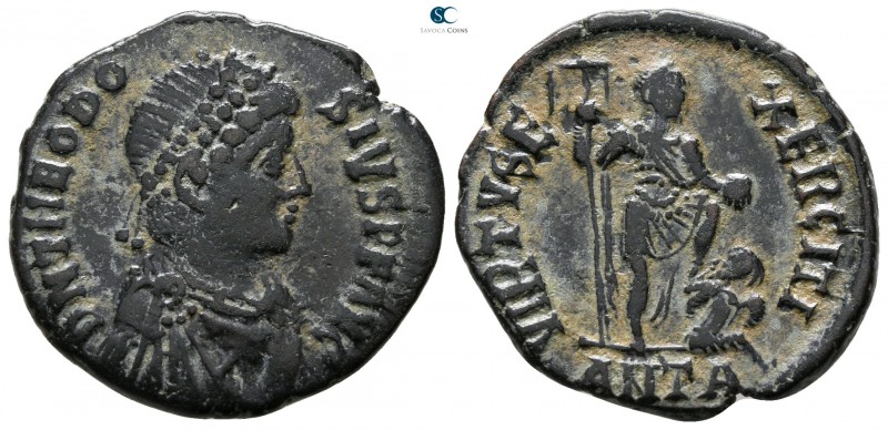 Theodosius I. AD 379-395. Antioch
Follis Æ

22 mm., 4.47 g.



very fine