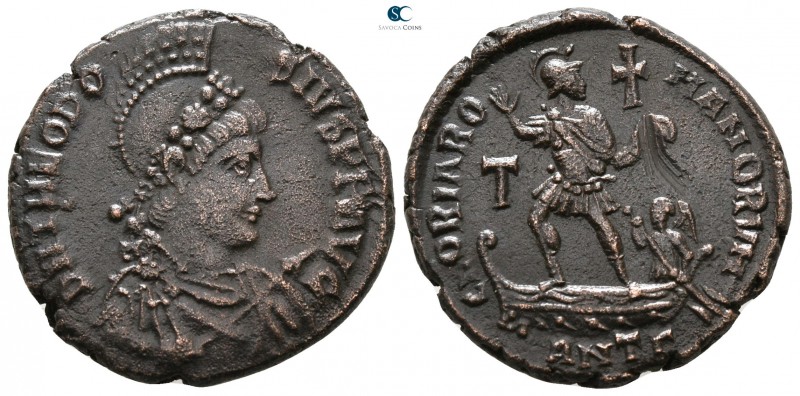 Theodosius I. AD 379-395. Antioch
Centenionalis Æ

22 mm., 5.97 g.



ver...