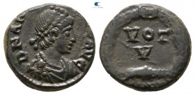 Arcadius AD 383-408. Heraclea. Nummus Æ