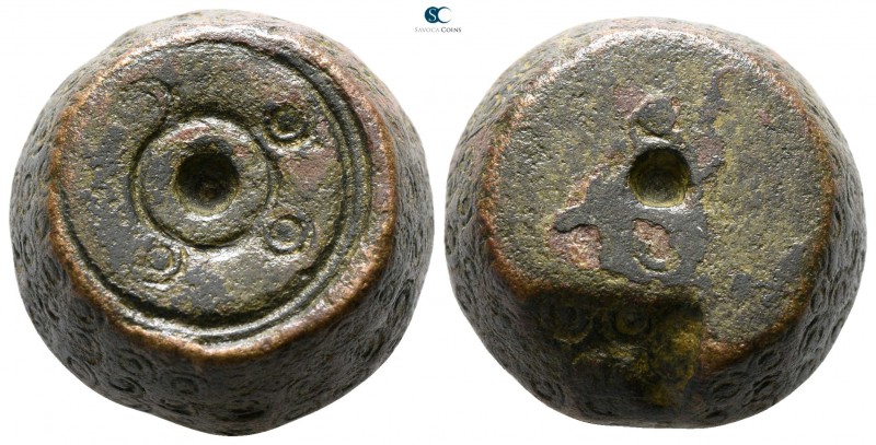 circa AD 500-700. 
Barrel-shaped weight of 1 Ounkia Æ

20 mm., 28.37 g.


...