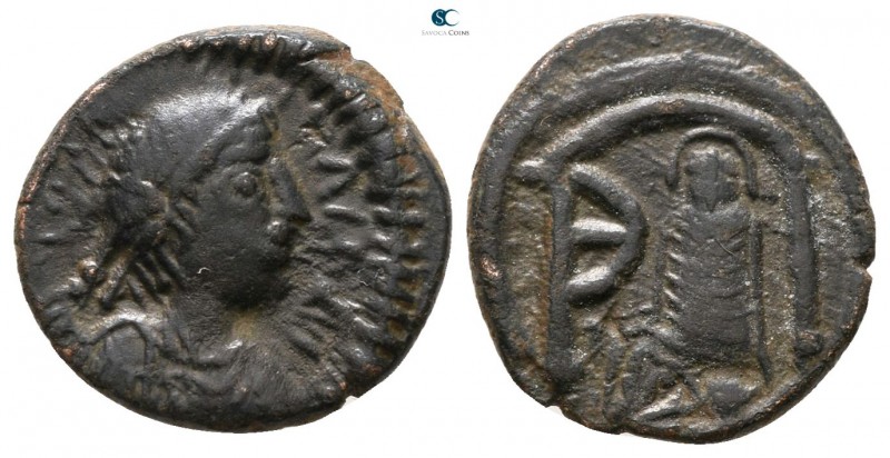 Justin I AD 518-527. Antioch
Pentanummium Æ

13 mm., 1.57 g.



very fine...