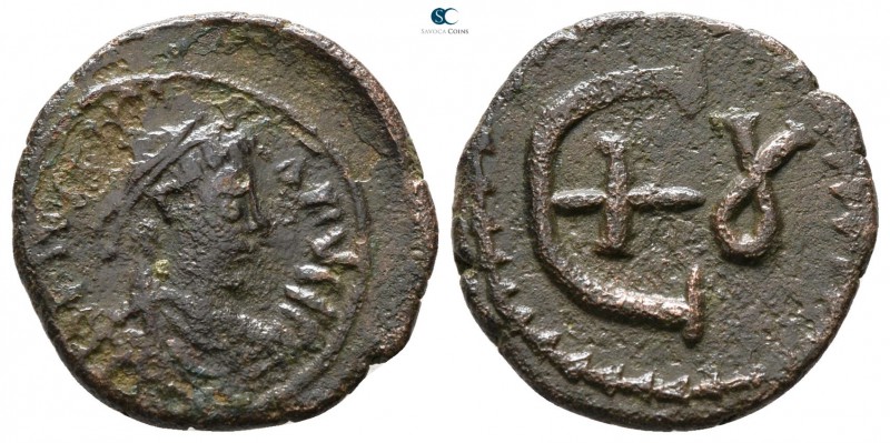 Justinian I. AD 527-565. Antioch
Pentanummium Æ

16 mm., 2.09 g.



very ...