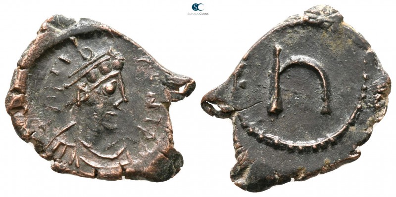 Tiberius II Constantine AD 578-582. Constantinople
Pentanummium Æ

19 mm., 1....