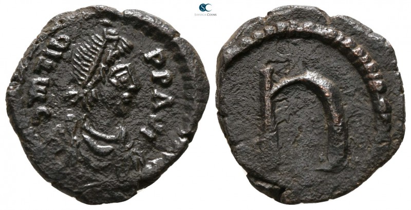 Tiberius II Constantine AD 578-582. Constantinople
Pentanummium Æ

16 mm., 2....