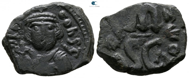 Constans II AD 641-668. Syracuse
Follis Æ

22 mm., 6.15 g.



very fine