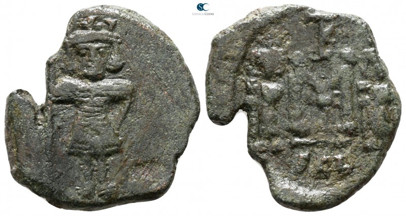 Constantine IV Pogonatus. AD 668-685. Syracuse
Follis Æ

21 mm., 5.58 g.

...