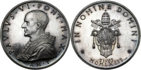 Paolo VI (1963-1978), Giovanni Battista Montini. Medaglia straordinaria, A. I. Per l'Incoronazione. D/ Busto a sinistra con berrettino, mozzetta e sto...