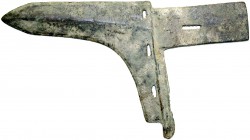 China
Chou-Dynastie 1122-255 v. Chr
Bronze-Axt, sogenanntes "Ge" (= Hellebarde) des Staates Yue um 475/220 v. Chr. 20,5 X 11,5 X 0,5 cm. Exemplar ze...
