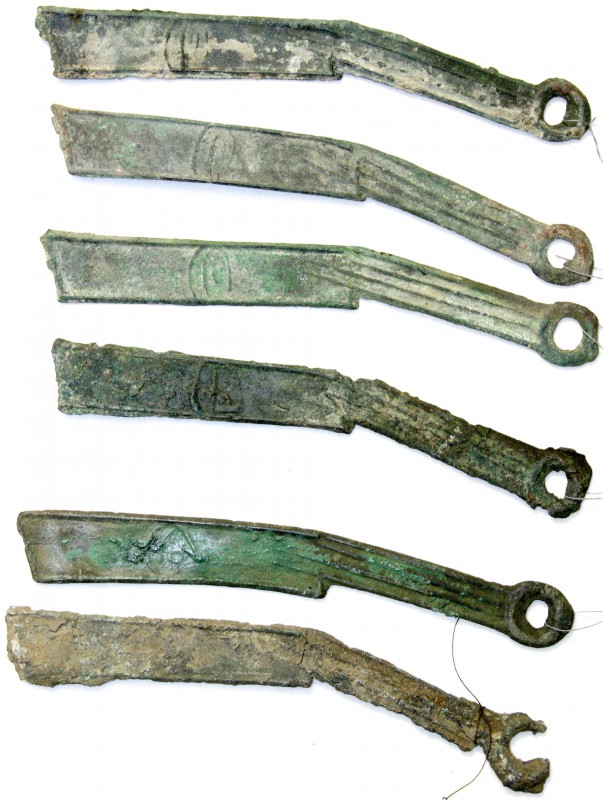 China
Chou-Dynastie 1122-255 v. Chr
6 verschiedene Ming-Messer. schön bis sehr...