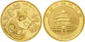 China
Volksrepublik, seit 1949
50 Yuan 1/2 Unze GOLD 1992. Panda auf Baum. Verschweißt.
Stempelglanz