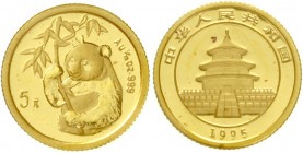 China
Volksrepublik, seit 1949
5 Yuan GOLD 1995. Hüftbild eines Pandas mit Bambuszweig. 1/20 Unze Feingold. Large Date, verschweißt.
Stempelglanz