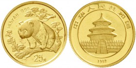 China
Volksrepublik, seit 1949
25 Yuan GOLD 1997. Panda nach links Wald. 1/4 Unze Feingold. Small Date.
Stempelglanz, winz. rote Flecken