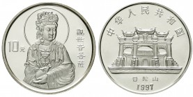 China
Volksrepublik, seit 1949
10 Yuan Silber (1 Unze) 1997. Guanyin. 5. Ausgabe. Guanyin hält Flasche. In Kapseln.
Stempelglanz