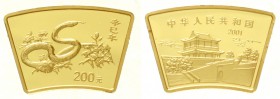China
Volksrepublik, seit 1949
200 Yuan GOLD Jahr der Schlange (fächerförmig) 2001. 1/2 Unze Feingold. Im Etui mit Zertifikat.
Stempelglanz