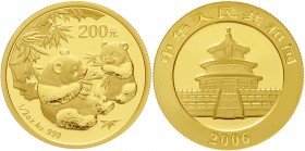 China
Volksrepublik, seit 1949
200 Yuan GOLD 2006. Zwei Pandas mit Bambuszweigen. 1/2 Unze Feingold.
Stempelglanz