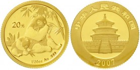 China
Volksrepublik, seit 1949
20 Yuan GOLD 2007. Panda mit Jungtier beim Verzehr von Bambus. 1/20 Unze Feingold, verschweißt.
Stempelglanz