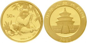 China
Volksrepublik, seit 1949
50 Yuan GOLD 2007. Panda mit Jungtier beim Verzehr von Bambus. 1/10 Unze Feingold, verschweißt.
Stempelglanz