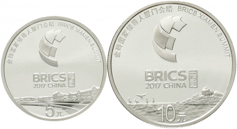 China
Volksrepublik, seit 1949
2 Stück: 5 und 10 Yuan Silber (15 und 30 g.) 20...