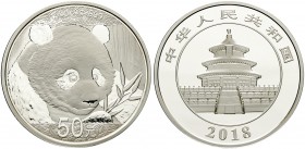 China
Volksrepublik, seit 1949
50 Yuan Panda Silbermünze 2018. 150 g. 999er Silber. Im Original-Etui mit Zertifikat und Umverpackung.
Polierte Plat...