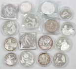 China
Lots der Volksrepublik China
16 Silbermünzen: 10 Yuan Panda 1 Unze 1990, 1993, 1994, 5 Yuan Panda 1993 und 1994, 6 X 5 Yuan Gedenk, 4 X 10 Yua...