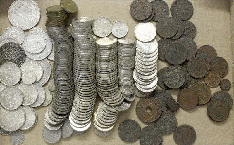 Lots Asien allgemein
263 asiatische Münzen: 23 X Tibet, 11 X Timor, 2 X Macao, ...