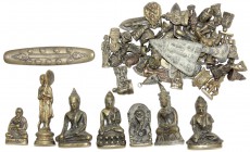 Lots Asien allgemein
52 Stück: meist Messingfigürchen. U.a. Buddhas, eine Schildkröte, etc., auch zwei Thai-Medaillen