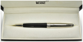 Una pregiata penna a sfera Montblanc Meisterstück, uno degli articoli di scrittura più iconici e apprezzati al mondo. L’oggetto è custodito nella sua ...