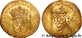 LOUIS XIII
Type : Écu d'or au soleil, à la croix anillée fleurdelisée 
Date : 1637 
Mint name / Town : Lyon 
Quantity minted : 3432 
Metal : gold 
Mil...