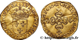 LOUIS XIII
Type : Écu d'or au soleil, à la croix anillée fleurdelisée 
Date : 1642 
Mint name / Town : Limoges 
Quantity minted : 2558 
Metal : gold 
...