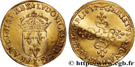 LOUIS XIII
Type : Écu d'or au soleil, à la croix anillée fleurdelisée 
Date : 1637 
Mint name / Town : Amiens 
Quantity minted : 29411 
Metal : gold 
...